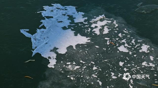 冰封时刻 北京颐和园昆明湖开启“镜面”模式