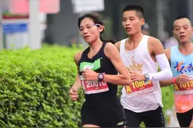 “湖南马拉松一姐”黄菲：长马，见证我的成长图片