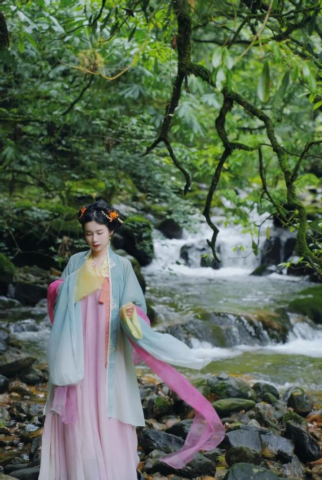 瓦屋山【国庆中秋优惠大放送】，享8折超值福利！