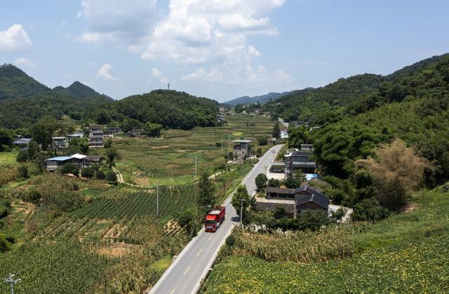 新华全媒+·诗意中国丨荔枝驿路蜀道不再难