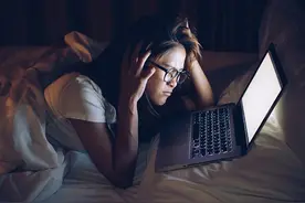 为什么黑眼圈一直消不掉？早睡有用吗？专家说出真相……图片