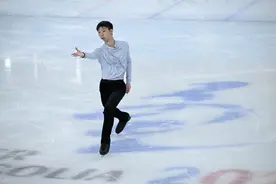 追光 | 尽情相拥，尽兴泪流——盘点2024年体坛温情时刻图片