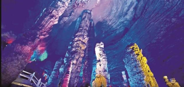 九龙洞“变形记”：从“单一观光”到“全域度假”的蝶变之路