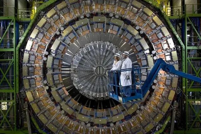 《时代》2025年最佳发明：家务机器人、“反智能手机”，还有……