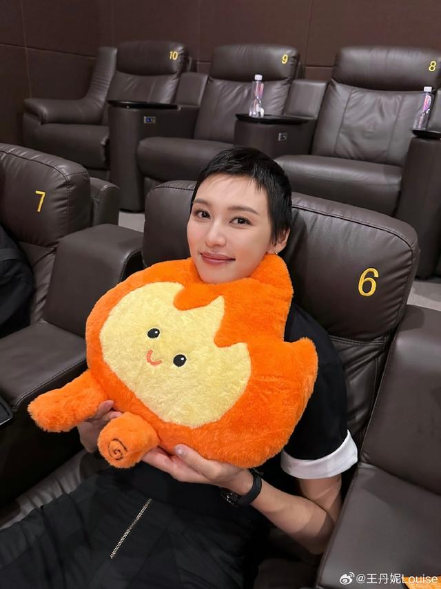 专访｜突然会被剃寸头，王丹妮：当演员，越来越好玩了