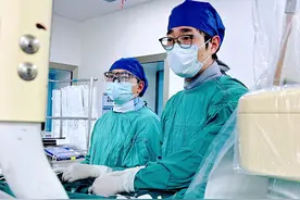 男子胸闷气喘皆因肺血管“高压”，两次球囊扩张成功“减压”图片