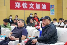 不改冠军志，郑钦文父亲为女儿定下新目标图片
