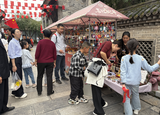 【双节同庆逛韩城】古城游持续升温 各地游客沉浸式“寻味”韩城