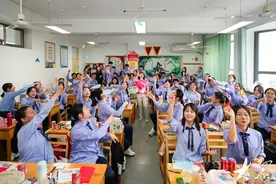 高三18班，下课！图片