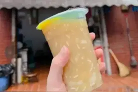 粉丝拉着行李箱排队买！华晨宇带火武汉一甜品店，店主回应图片