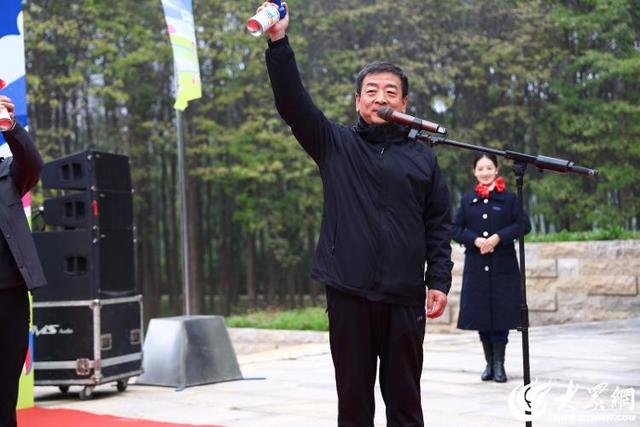 潍坊市第五届体育旅游消费季 2025白浪河健步行挑战赛举行