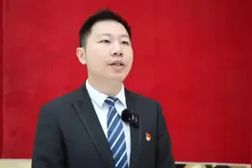 极目政情|“90后”清华硕士苏铧烨当选市长图片