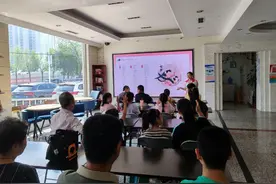 家园｜新村街道联合村社区开展“乞巧制团扇 传承中华情”团扇手工制作活动图片