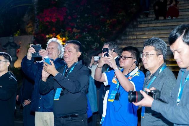 中外媒体采风三亚 椰风海韵间共话亚沙盛会