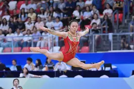 收获“成人礼” 张清颖首夺体操全锦赛女子个人全能冠军图片