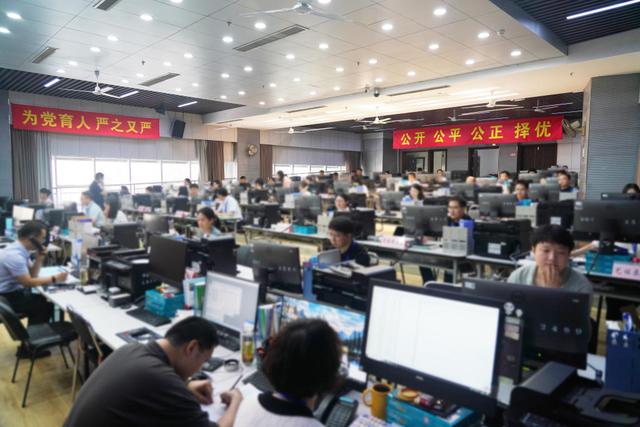 山东高考招生录取开放日活动举行