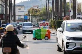 图片新闻丨机器人出动！人工智能为城市环卫按下“加速键”图片