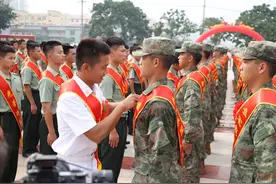 博白县举行秋季欢送新兵入伍暨欢迎老兵返乡仪式图片