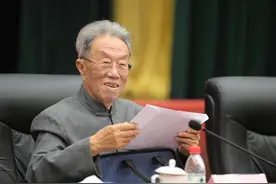 王蒙：“不写作，吃肉喝酒都不香”图片