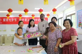 威海经开区外国友人体验中式浪漫图片