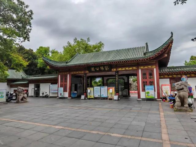 武汉轨道交通11号线漫游指南——从武昌古城到赛博光谷