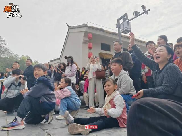 趣游古城！周末大家都在荆州演三国！