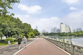 南宁晴热天气持续 最高温30℃成日常图片