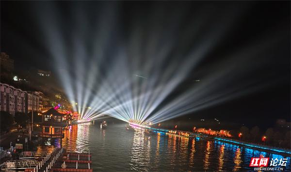 城步夜色：一盏灯火，一江故事