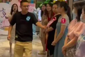 武汉经开区江大园社区举办七夕相亲交友活动图片