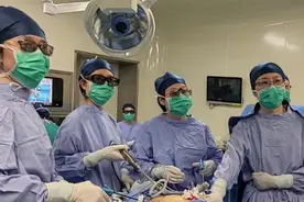 生育的细节｜冻存3年的卵巢移回体内，她恢复生育能力图片