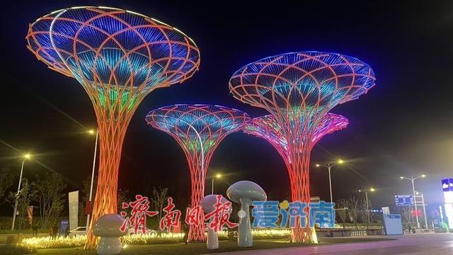 一年四季 泉在济南丨华熙泉韵LIVE夜景璀璨 点亮起步区夜生活