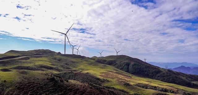 乌蒙大草原：邂逅静谧诗意的云端仙境