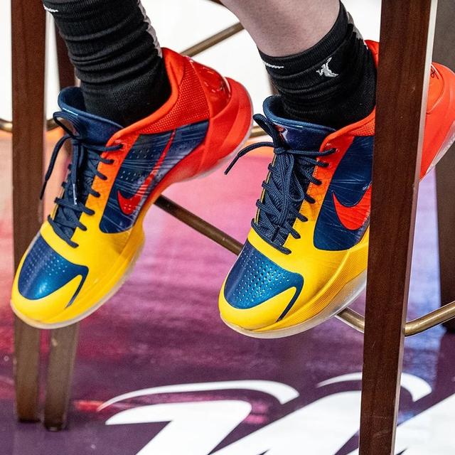 全明星「克拉克 Kobe 5」首次曝光！颜值太高了！