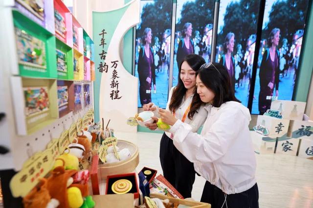 “千年古韵”撞上“黑科技”！服贸会西城文旅展太会玩！