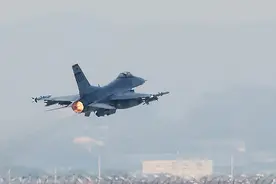 F-18起飞 、战斧导弹发射，美防长被曝在群聊发具体作战计划！美国务卿最新回应：没有战争计划图片