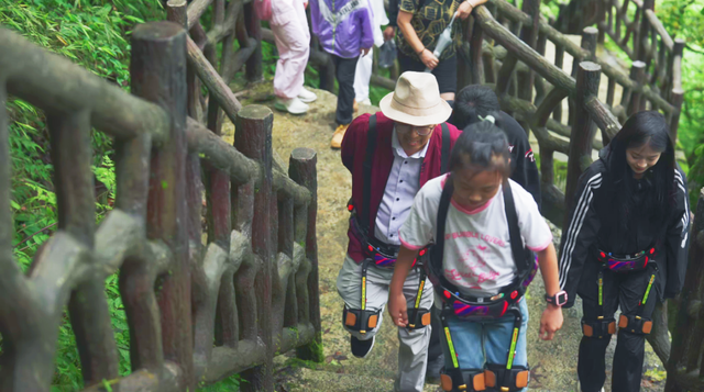 爬瓦屋山四驱、躺平是基础，现在有了黑科技【外骨骼】就不基础！