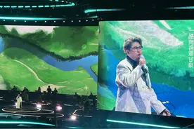 韩红成都演唱会泪目：相信今天唱歌的不是我一个人，还有我天上的妈妈图片