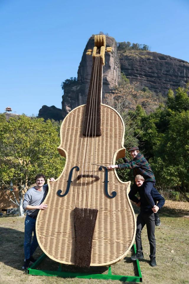 当“古典音符”遇见“丹霞仙境”：德国汉诺威交响乐团今日打卡龙虎山！