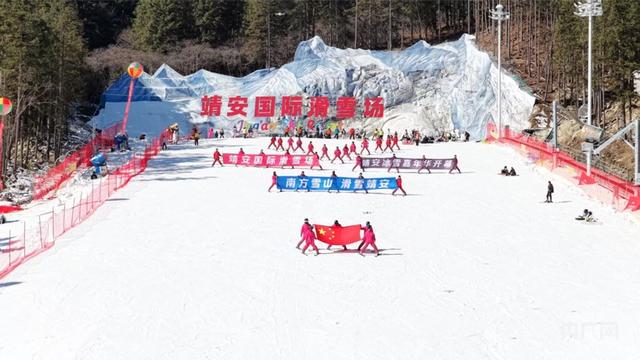 “冰雪奇缘”启幕！看靖安如何点“雪”成金