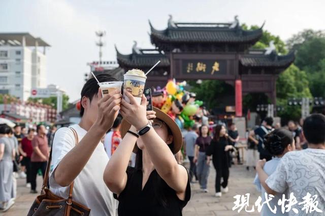 国庆长假“漫游凤城”火出圈，泰州实现旅游收入同比增长33.4%