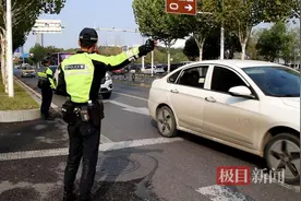 这个周末有两场重要考试！武汉交警温馨提示图片
