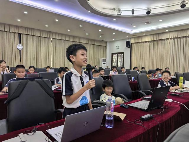 AI筑梦少年，东莞市青少年AIGC视频大赛培训举行