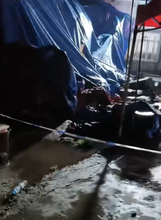 村民办丧事时围墙倒塌，致前来吊唁的6人身亡，丧主与政府提出14.6万元赔（补）偿，家属：希望“得到个公道”