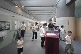 手机上就能爬长城、修长城，沉浸式体验让观众穿越时空图片