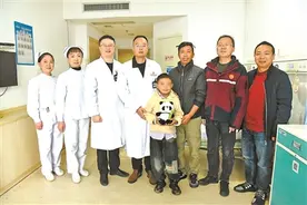 援藏医生帮脊柱侧弯男孩“挺直腰杆”图片