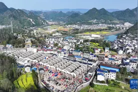 春天里的“三省赶一集”图片