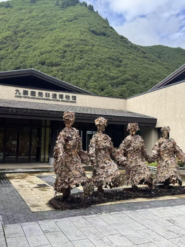 从“单点观光”到“全域体验”！看九寨沟背后的阿坝文旅升级之路 | 行走的发布会