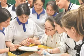 深塔中学：助力塔吉克族孩子，走出大山享受优质教育图片