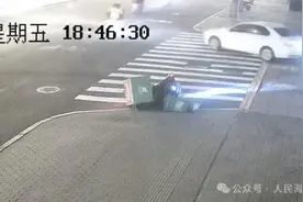 外卖小哥突然晕厥，监控拍下了感人瞬间图片