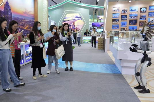 “何以良渚”特展亮相2025中国国际旅游交易会